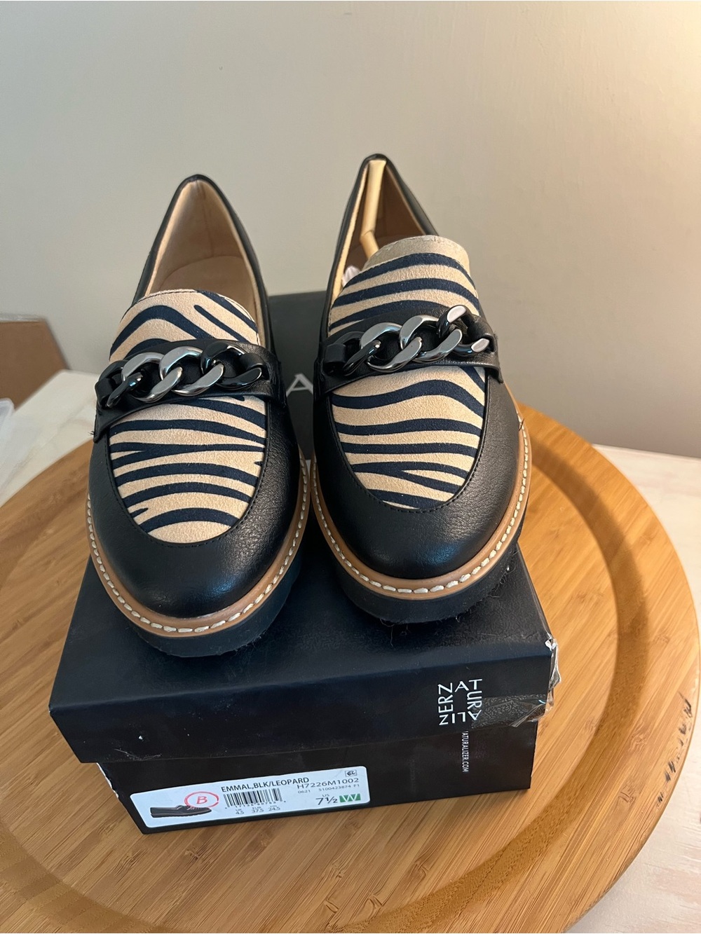 Naturalizer Emmal BLK/ Beige Women’sZebra-Print Loafers with Chain Detail 7.5 W